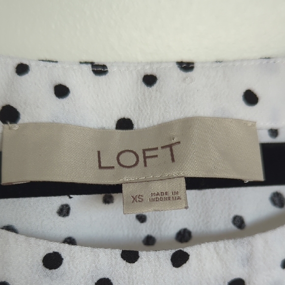 New LOFT Women's White Polka Dot Top - Picture 2 of 4